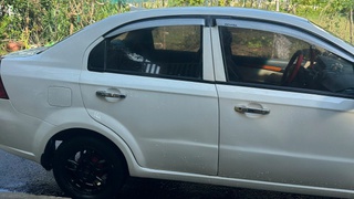 Chiếc xe sedan Gentra sản xuất năm 2008, xuất xứ từ Hàn Quốc. 