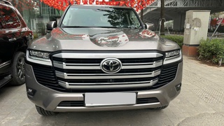 Toyota Land Cruiser LC300 2023 Đăng ký cuối 2023 Chủ tư nhân mua từ mới. 