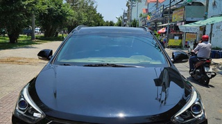 Cần bán Hyundai SantaFe 2018, máy dầu, bản 2.2L đặc biệt 4WD, màu đen, 7 chỗ. 