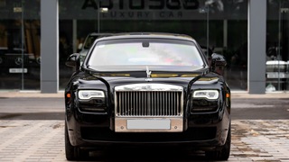 Bán Rolls Royce Ghost 2010 màu đen, chất lượng còn rất mới 