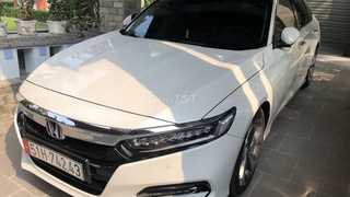 Honda Accord 2020 chính chủ chưa đụng chạm sơn sửa. Chạy 80.000km còn nguyên bản gốc. 