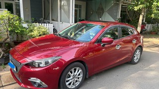 Mazda 3 1.5 AT sản xuất 2016, màu đỏ, odo 48.500 km. 