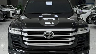 Bán Land Cruiser LC300 sản xuất 2025 siêu lướt 6000 Km. 