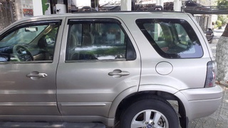 Cần bán xe Ford escape đời 2008 màu vàng ghi 