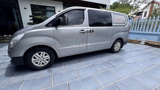 Hyundai Starex 2016 6 chỗ Bạc 