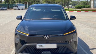 Limo Green Sx 2025   Biển Trắng   Giá Chỉ 640 Triệu 