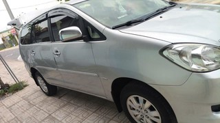 Toyota Innova 2011 8 chỗ Bạc 