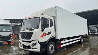 Xe tải DongFeng thùng kín Container 7 tấn dài 9m9 