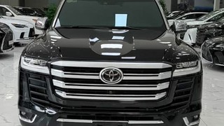 Bán Land Cruiser LC300 sản xuất 2022. Xe chạy ít. Giá cực rẻ. 