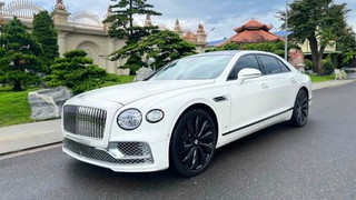 Bán Bentley Flying First Edition sản xuất 2021, mới lăn bánh 9000 Km. 