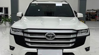 Bán Toyota Land Cruiser LC300 Model 2023. xe đẹp xuất sắc. 