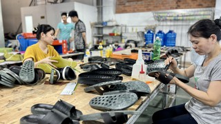 Sỉ dép da cho người muốn kinh doanh thêm sản phẩm mới 