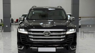 Bán Land Cruiser LC300 sản xuất 2026, lướt 5000Km. 