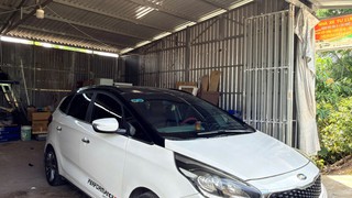 Kia Rondo 2018, 7 chỗ tự động trắng 183.909 km 