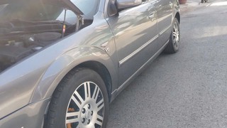 Chính chủ cần bán Ford Mondeo V6 5 chỗ Xám Tự động Lưu 2003 173.676 km Xăng Tự...