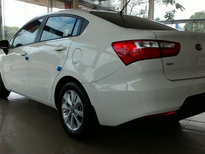 Kia RIO 1.4 AT  sedan 0
