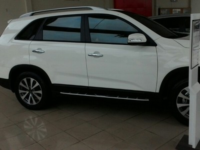 Kia New Sorento 2.4AT 7 chổ 3