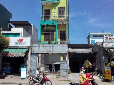 Cho Thuê nhà làm văn phòng, kinh doanh tại TP. Quảng Ngãi  Rộng 5m, dài 42 m, S sàn 388m2 3