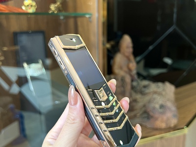 Vertu Signature S Rose Gold 1