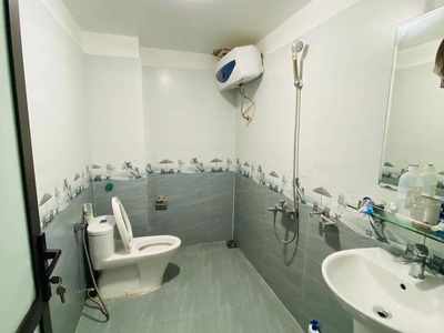 Bán nhà  tập thể thành công diện tích sổ 42,5 m, dt sử dụng 80 m,3 ngủ 1 khách,1 vs.gía 2,2 tỷ có 3