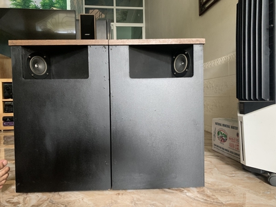 Cần tiền bán đôi loa bose như hình ảnh anh em bác nào có nhu cầu alo 1