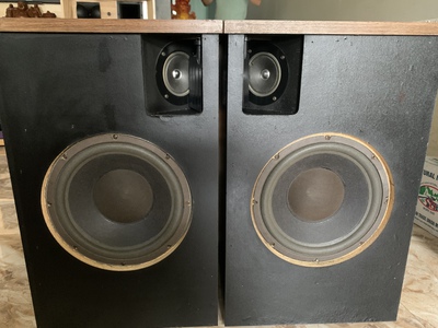 Cần tiền bán đôi loa bose như hình ảnh anh em bác nào có nhu cầu alo 0