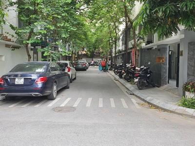 Chính chủ cho thuê t1 nhà liền kề 82 nguyễn tuân, thanh xuân dt65m2 giá 18tr/th 0