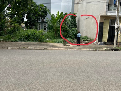 Chính chủ cần bán lô đất cực đẹp ngay tp dĩ an 0