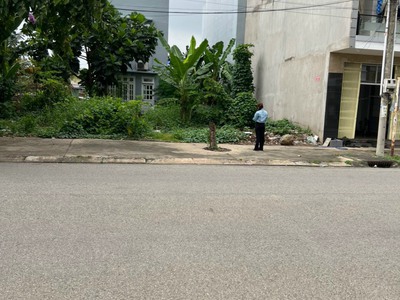 Chính chủ cần bán lô đất cực đẹp ngay tp dĩ an 3