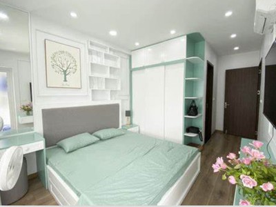 Bán gấp căn 2 PN giá chỉ bằng căn 1PN tầng đẹp, tòa TUYLIP hướng Đông Nam, view Vinhomes. 2