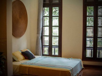 Cho thuê nguyên căn 5 tầng mặt phố Quảng Khánh, Tây Hồ mt 7m, 180m 3