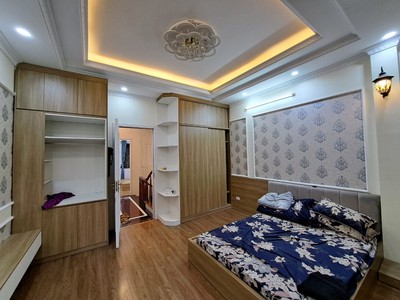 Cho thuê phòng trọ có diện tich 12 m2 một phòng 208