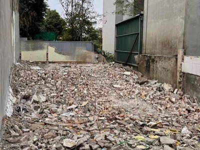Mảnh đất vàng hồ tùng mậu 85m2, mt 4m, gía nhỉnh 5 tỷ, lô góc, ô tô vào nhà, xây ccmn hái ra tiền. 0