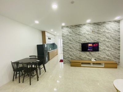Bán căn hộ 2 phòng ngủ đầy đủ nội thất nằm tại giếng trời giá rẻ tại mường thanh 04 trần phú. 0