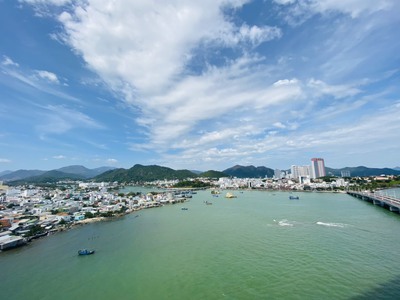 Bán căn hộ 2 phòng ngủ đầy đủ nội thất nằm tại giếng trời giá rẻ tại mường thanh 04 trần phú. 4