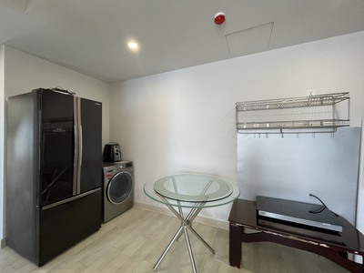 Cho thuê căn hộ 2 phòng ngủ nội thất cơ bản tại gold coast, nội thất không đẹp nên giá rẻ. 3