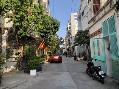 Cho thuê nhà nguyên căn DT:67m2 đường xe hơi, khu Nguyễn Thị Định, Q2 0