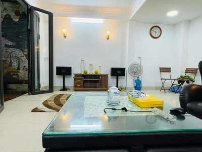 Nhà 50m2 5 tầng mặt tiền 5m kinh doanh cho thuê chỉ nhỉnh 4 tỷ 2