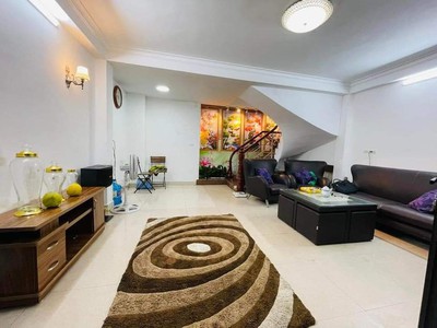 Nhà 50m2 5 tầng mặt tiền 5m kinh doanh cho thuê chỉ nhỉnh 4 tỷ 3