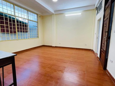 Nhà 50m2 5 tầng mặt tiền 5m kinh doanh cho thuê chỉ nhỉnh 4 tỷ 4