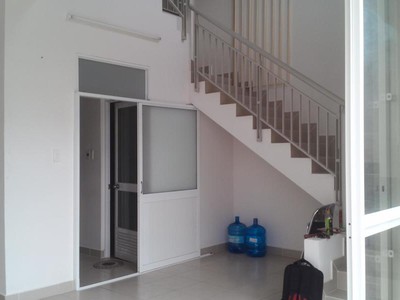 2 tỷ mua ngay shophouse 108m2, 1 trệt, 1 lầu. sổ hồng riêng, cho thuê hoặc kinh doanh 100tr /tháng 1