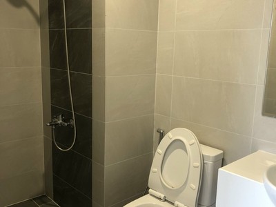 Cho thuê căn hộ chung cư 2PN2WC có nội thất và 3 máy lạnh ở Vinhome Grand Park quận 9 4