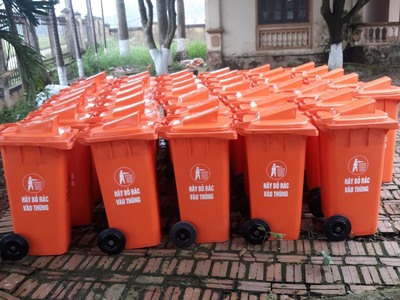 Thùng rác nhựa 120L nắp đẩy 1
