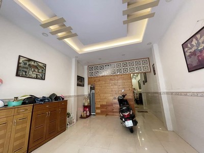 Mặt tiền tân vĩnh 5 tấm ngang 4.3 x 14.2 m cách quận 1 có 60 m có 16 tỷ q4 3