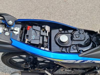Cần bán Suzuki Raider 150Fi Xanh GP 2019 3