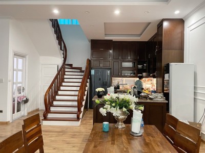 Biệt thự đơn lập rẻ đẹp nhất kđt việt hưng dt 248m2 mt 15m view công viên 1