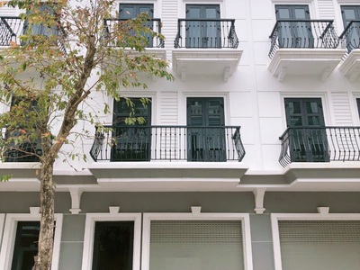 Chính chủ bán nhà phố thương mại vincom shophouse thái hoà nghệ an 75m2 2