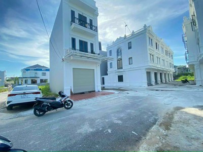 Chứng khoán tràn ngập sắc đỏ chủ cần tiền bắt đáy cần bán lô đất hoa hậu tại chung cư Quỳnh Hoàng, 3