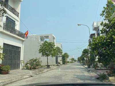 Lô 100m2 tuyến 2 thanh niên , ngọc xuyên , đồ sơn, hải phòng , giá 2,4 tỷ 0