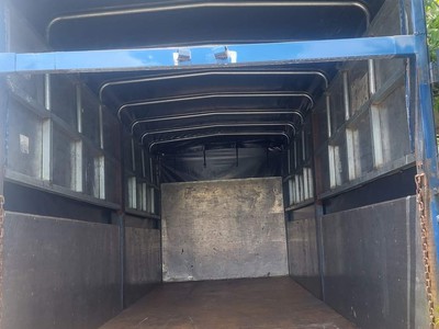 Cần bán gấp xe tải hiệu jac trọng tải 1t990 sản xuất 2017 - thùng mui 3